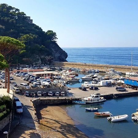 Apartamento Relais Del Mare Con Terrazza Fronte Mare Free Parking Massa Lubrense Exterior foto