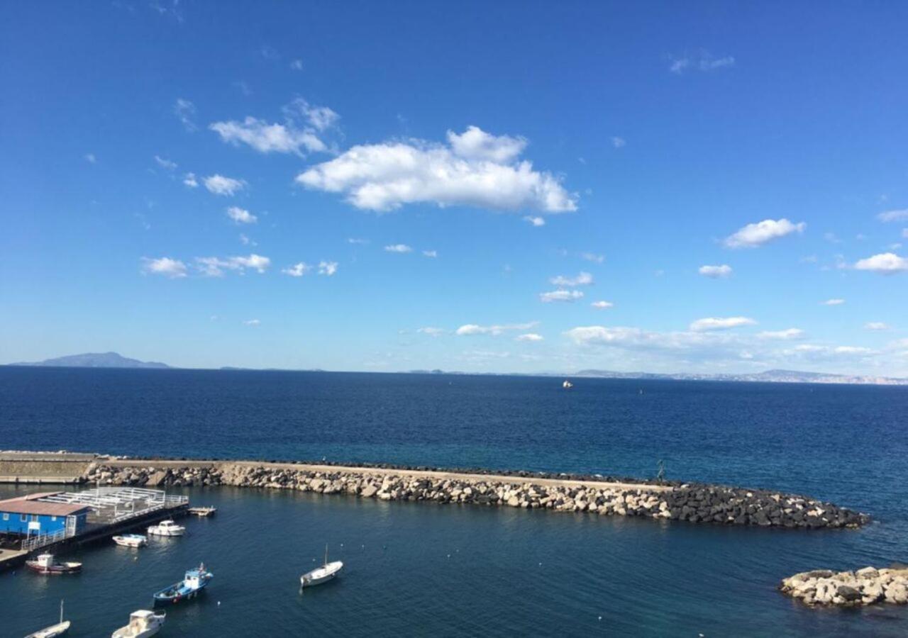 Apartamento Relais Del Mare Con Terrazza Fronte Mare Free Parking Massa Lubrense Exterior foto