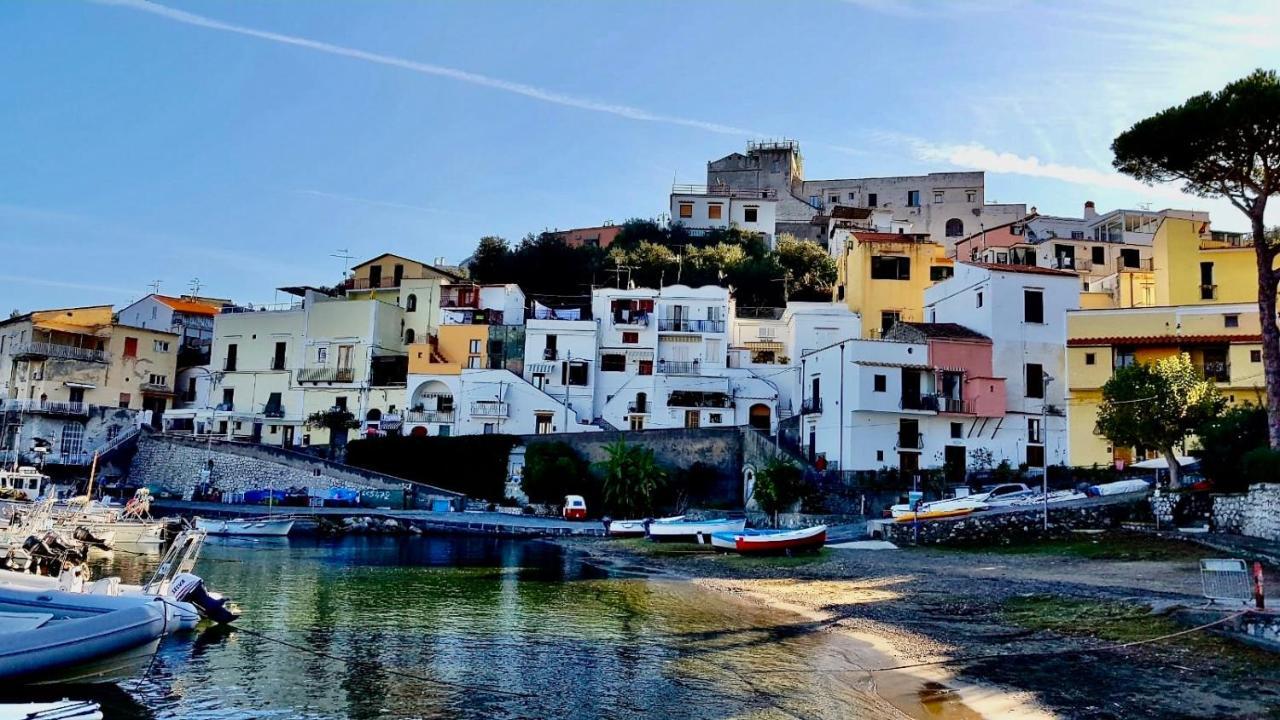 Apartamento Relais Del Mare Con Terrazza Fronte Mare Free Parking Massa Lubrense Exterior foto