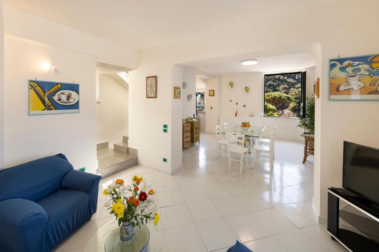 Apartamento Relais Del Mare Con Terrazza Fronte Mare Free Parking Massa Lubrense Exterior foto