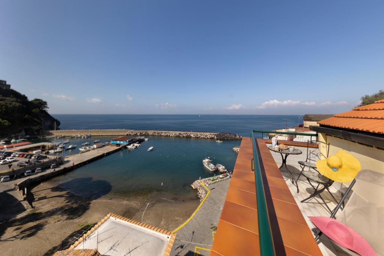 Apartamento Relais Del Mare Con Terrazza Fronte Mare Free Parking Massa Lubrense Exterior foto