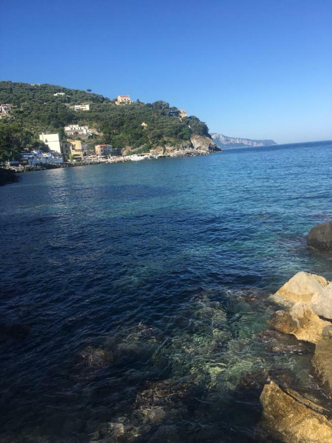 Apartamento Relais Del Mare Con Terrazza Fronte Mare Free Parking Massa Lubrense Exterior foto